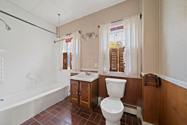 578 Plain St, Brockton, MA 02302