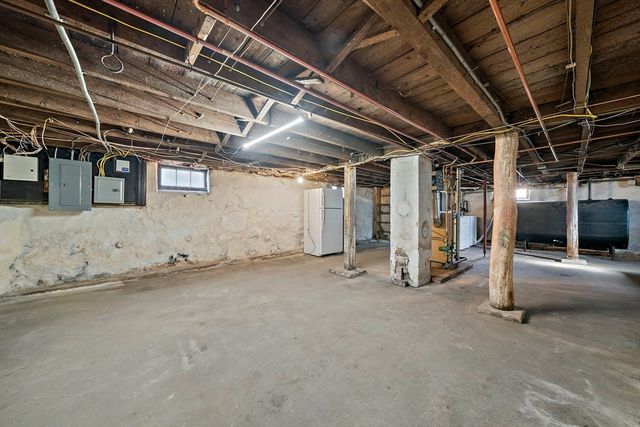 578 Plain St, Brockton, MA 02302