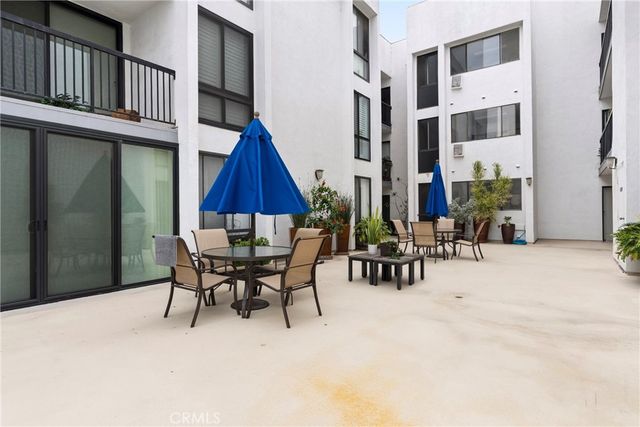 906 N Doheny 303, West Hollywood, CA 90069