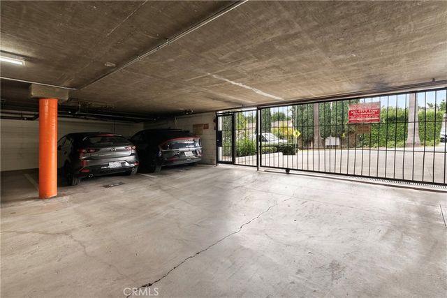 906 N Doheny 303, West Hollywood, CA 90069