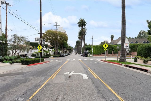 906 N Doheny 303, West Hollywood, CA 90069