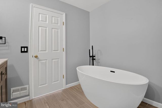 47720 SANDBANK SQ, Sterling, VA 20165