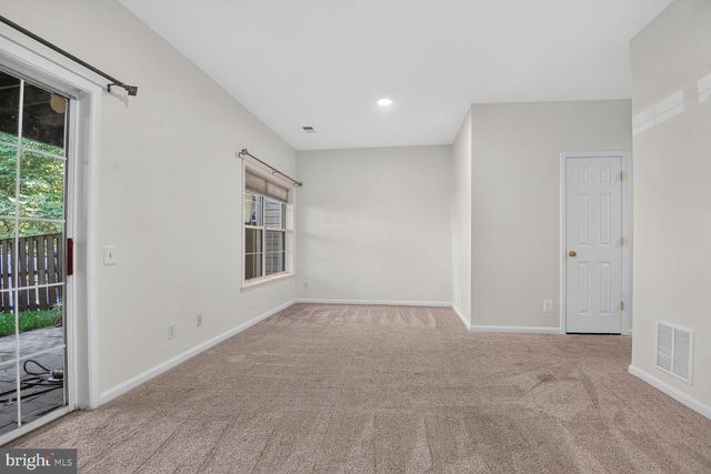 47720 SANDBANK SQ, Sterling, VA 20165