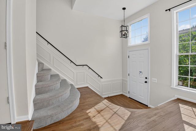 47720 SANDBANK SQ, Sterling, VA 20165