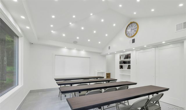 6322 State Route 42, Woodbourne, NY 12788