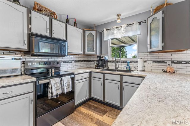 1553 Scenic Drive, Herculaneum, MO 63048