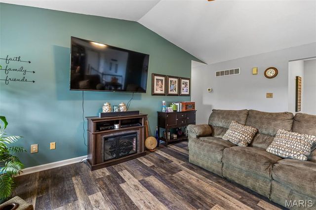 1553 Scenic Drive, Herculaneum, MO 63048