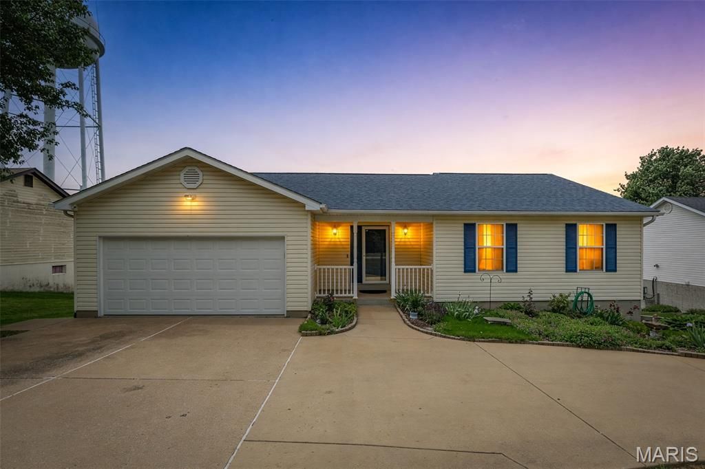 1553 Scenic Drive, Herculaneum, MO 63048