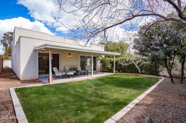 1327 W GLENDALE Avenue, Phoenix, AZ 85021