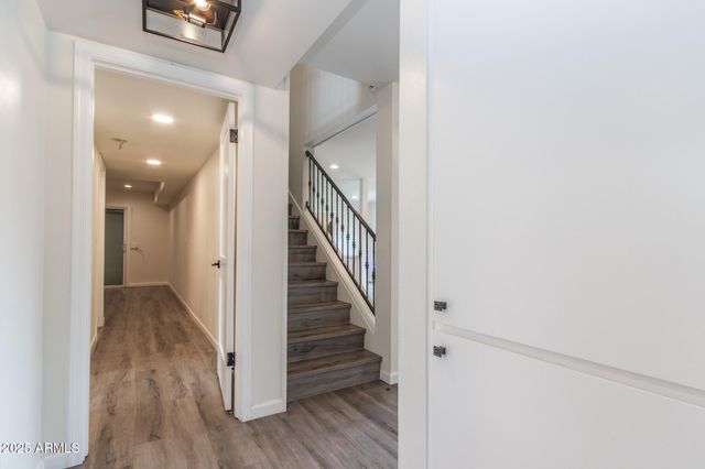 1327 W GLENDALE Avenue, Phoenix, AZ 85021