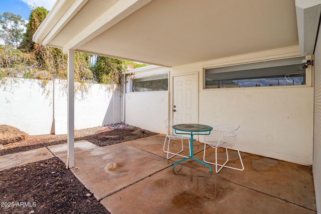 1327 W GLENDALE Avenue, Phoenix, AZ 85021