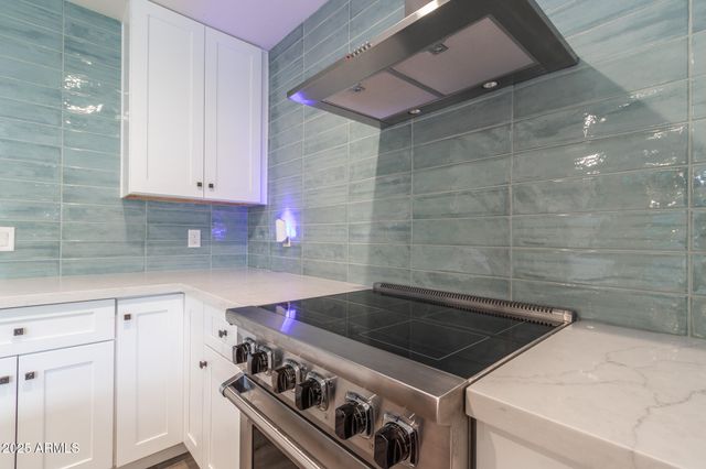 1327 W GLENDALE Avenue, Phoenix, AZ 85021