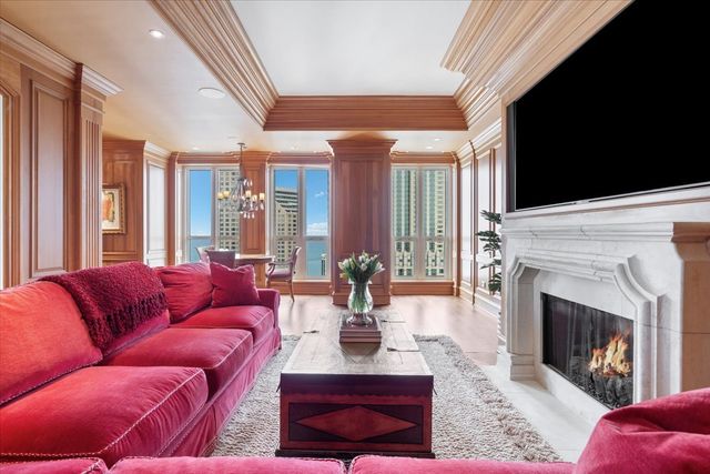 11 E Walton Street 4402, Chicago, IL 60611