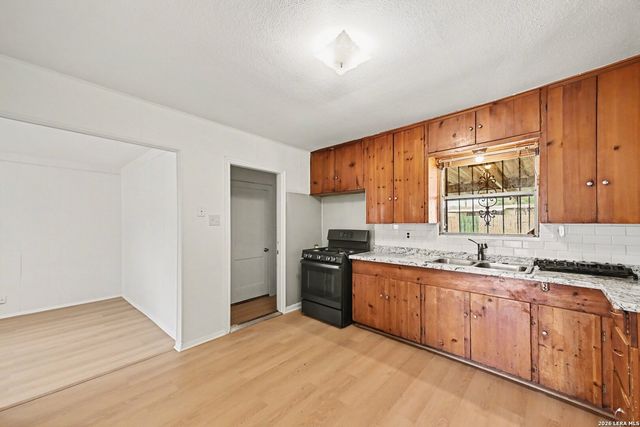 287 Harcourt, San Antonio, TX 78223