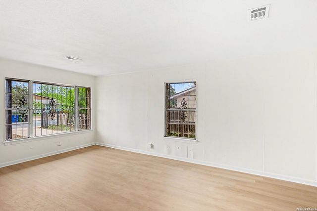 287 Harcourt, San Antonio, TX 78223