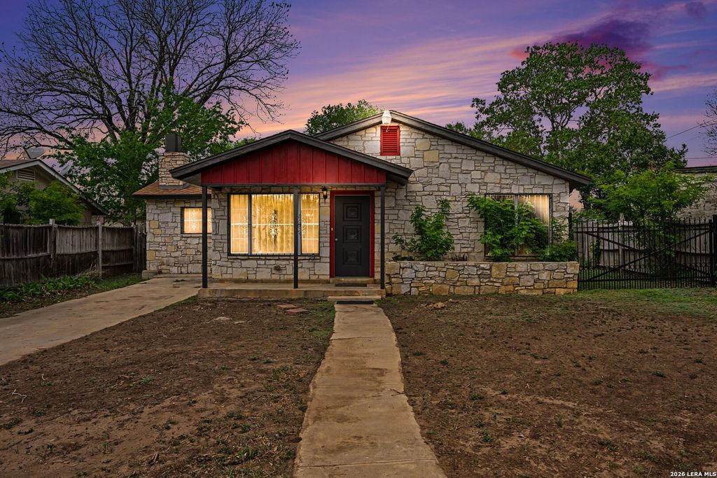 287 Harcourt, San Antonio, TX 78223