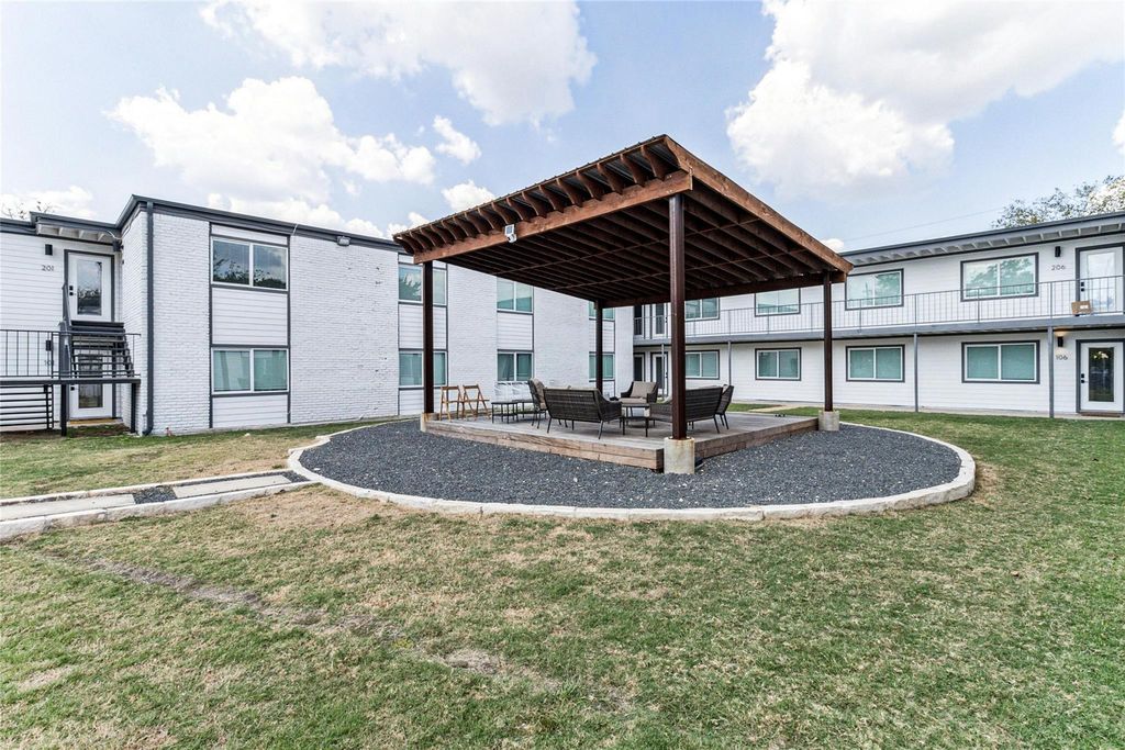 1206 E 52nd ST 205, Austin, TX 78723