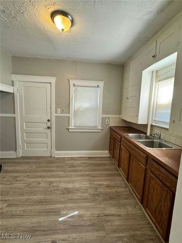 1057 E 146th Street, Cleveland, OH 44110