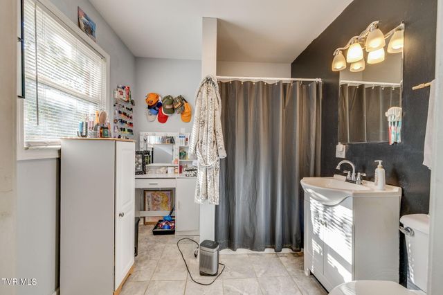 412 West F Street, Elizabethton, TN 37643