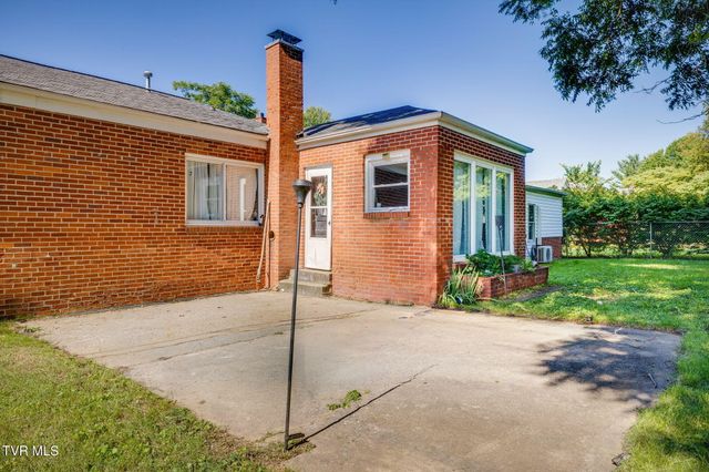 412 West F Street, Elizabethton, TN 37643