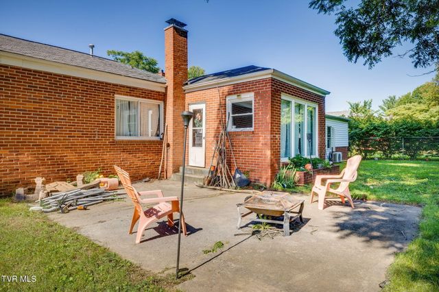 412 West F Street, Elizabethton, TN 37643