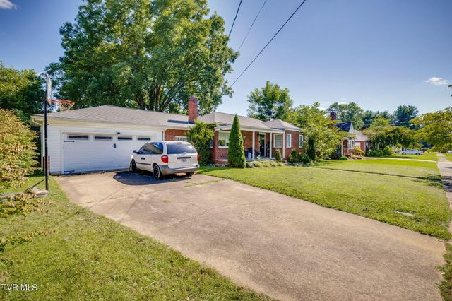 412 West F Street, Elizabethton, TN 37643