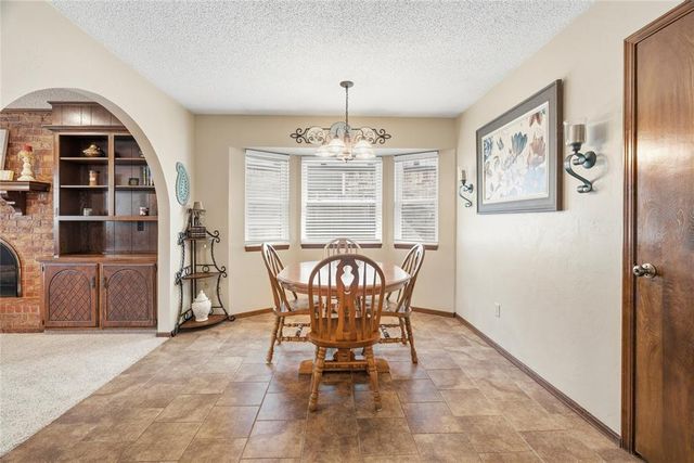 305 W Platt Drive, Yukon, OK 73099