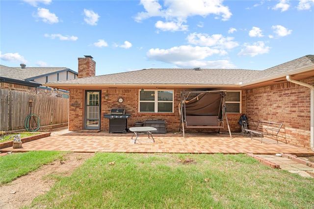305 W Platt Drive, Yukon, OK 73099