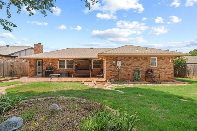 305 W Platt Drive, Yukon, OK 73099