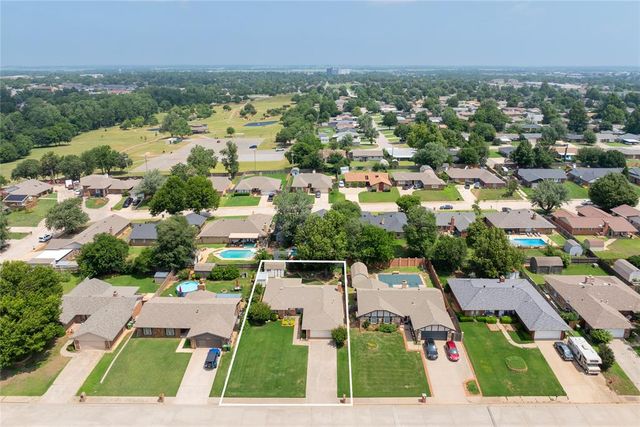 305 W Platt Drive, Yukon, OK 73099