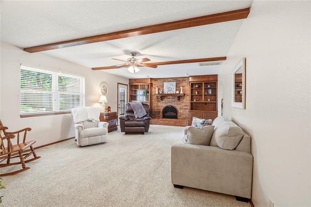 305 W Platt Drive, Yukon, OK 73099