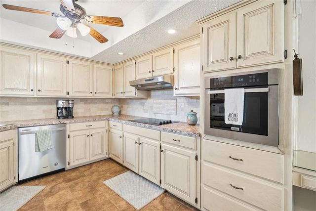 305 W Platt Drive, Yukon, OK 73099