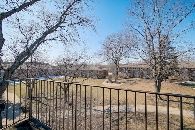 4418 Beau Monde Drive 201, Lisle, IL 60532