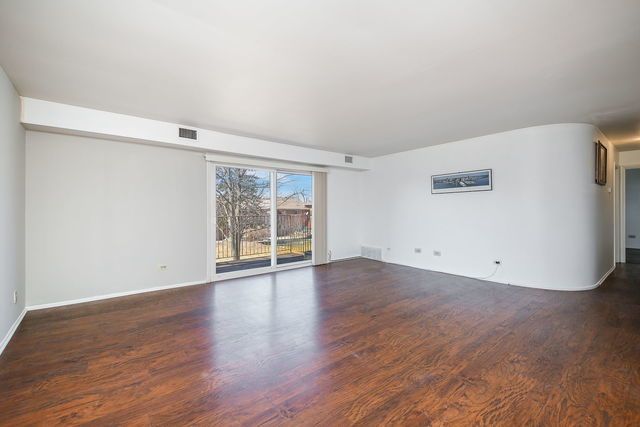 4418 Beau Monde Drive 201, Lisle, IL 60532