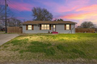 2200 Mangum Street, Commerce, TX 75428