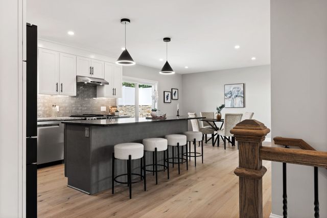 660 Hildreth St, Dracut, MA 01826