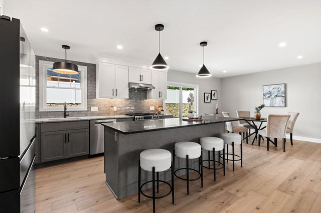 660 Hildreth St, Dracut, MA 01826