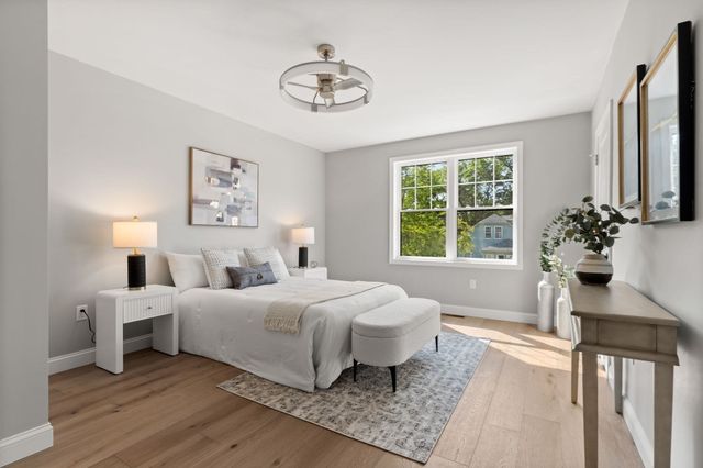 660 Hildreth St, Dracut, MA 01826