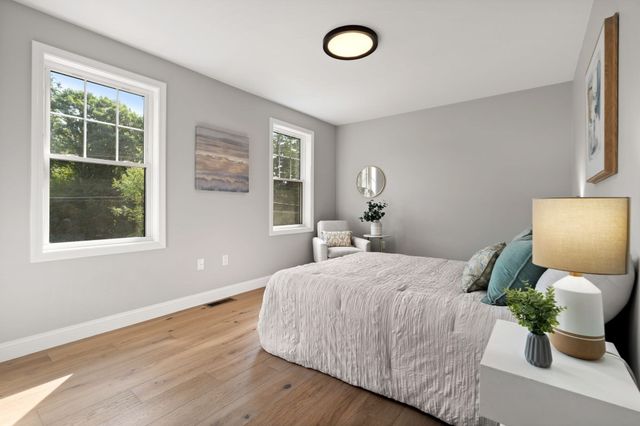 660 Hildreth St, Dracut, MA 01826