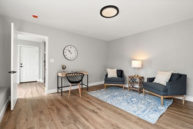 660 Hildreth St, Dracut, MA 01826