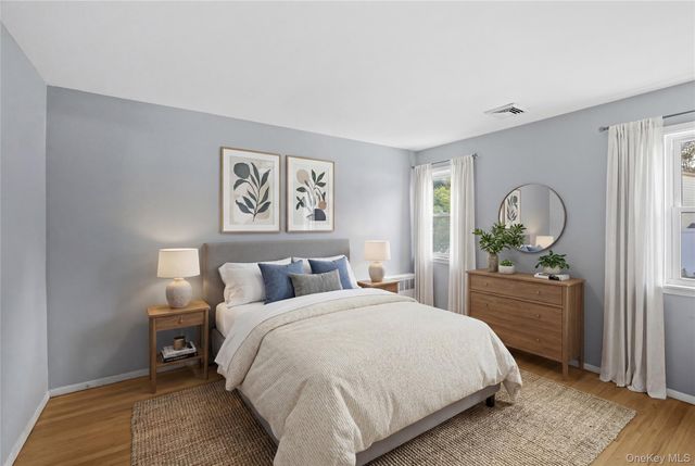 21 Via Continental, Huntington Station, NY 11746