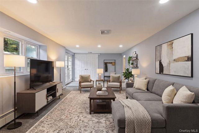 21 Via Continental, Huntington Station, NY 11746