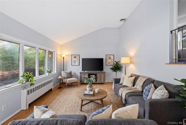 21 Via Continental, Huntington Station, NY 11746