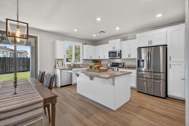 848 Stage Stop Loop, Rocklin, CA 95765