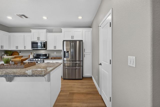 848 Stage Stop Loop, Rocklin, CA 95765