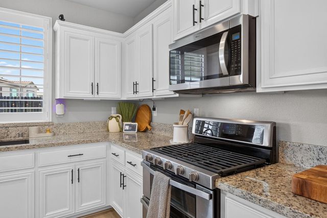 848 Stage Stop Loop, Rocklin, CA 95765
