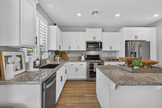 848 Stage Stop Loop, Rocklin, CA 95765