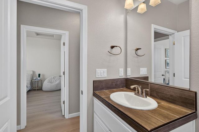 848 Stage Stop Loop, Rocklin, CA 95765