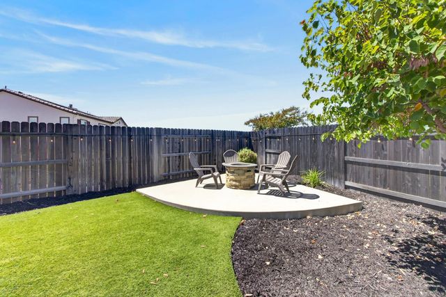 848 Stage Stop Loop, Rocklin, CA 95765