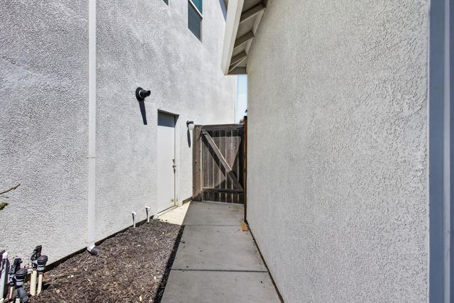 848 Stage Stop Loop, Rocklin, CA 95765